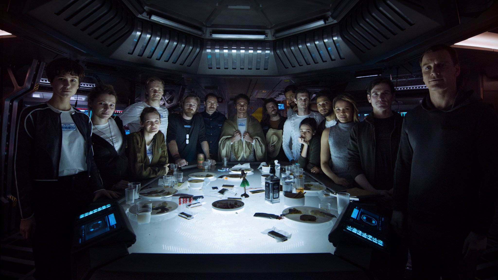 alien--covenant-crew-174699.jpg.pagespeed.ce.SKSFLaAjdE